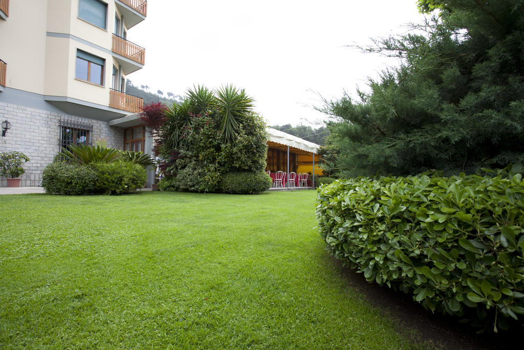 Grappolo D'Oro Hotel Пиетрасанта Екстериор снимка