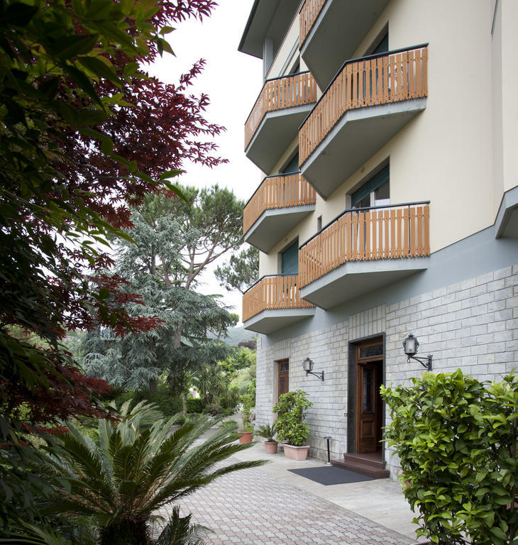 Grappolo D'Oro Hotel Пиетрасанта Екстериор снимка