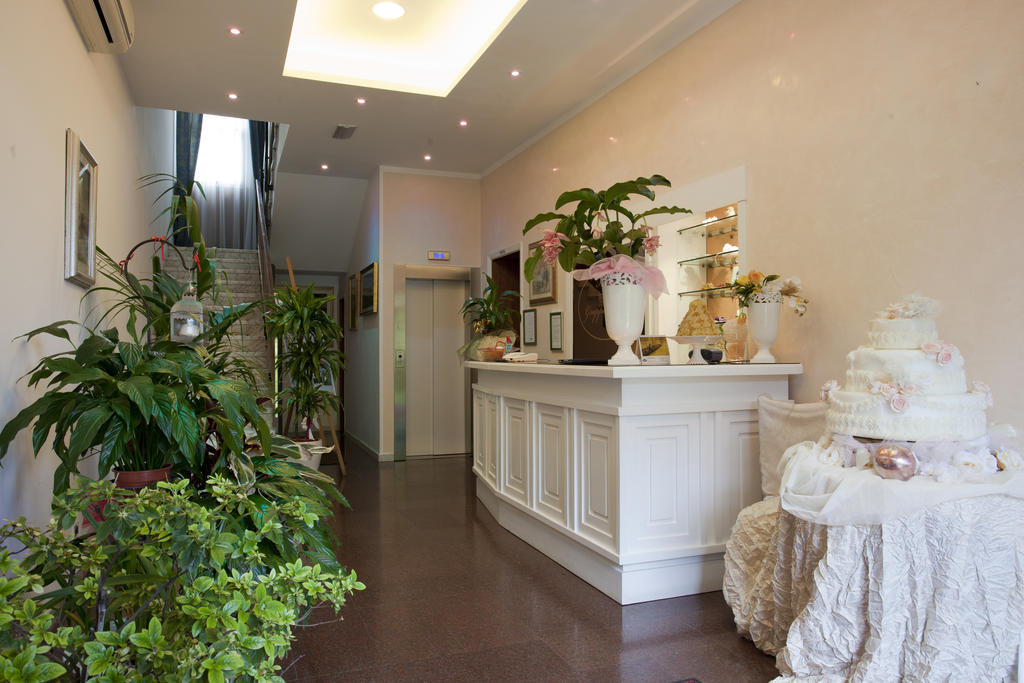 Grappolo D'Oro Hotel Пиетрасанта Екстериор снимка