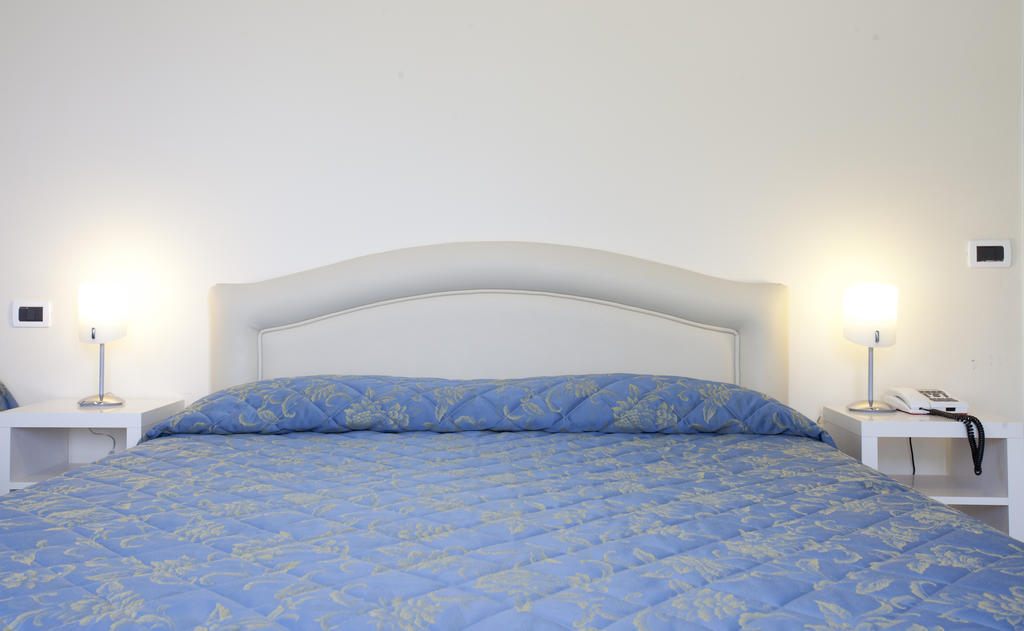 Grappolo D'Oro Hotel Пиетрасанта Стая снимка