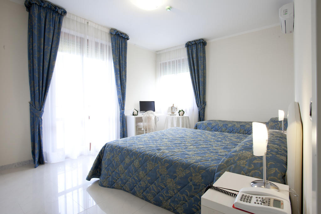 Grappolo D'Oro Hotel Пиетрасанта Екстериор снимка