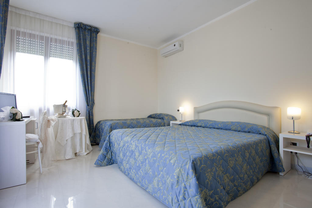 Grappolo D'Oro Hotel Пиетрасанта Екстериор снимка
